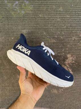 HOKA Men's Arahi 7 Navy White Running Shoes